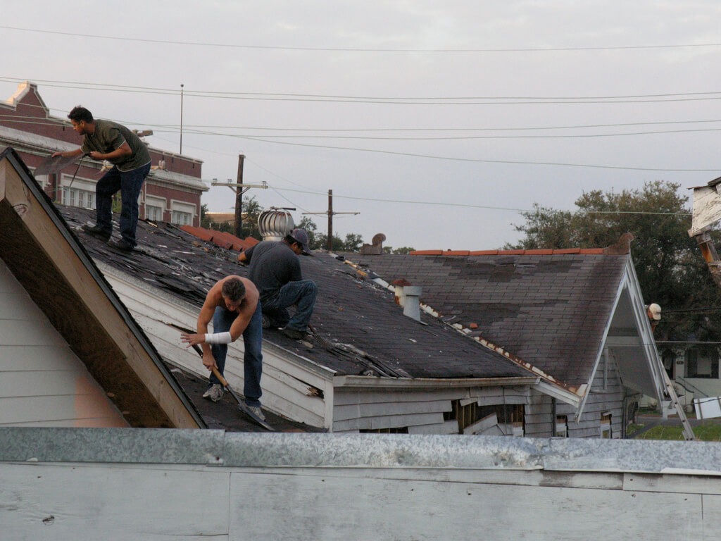 How To Avoid Tales Of Roofing Contracts Gone Wrong