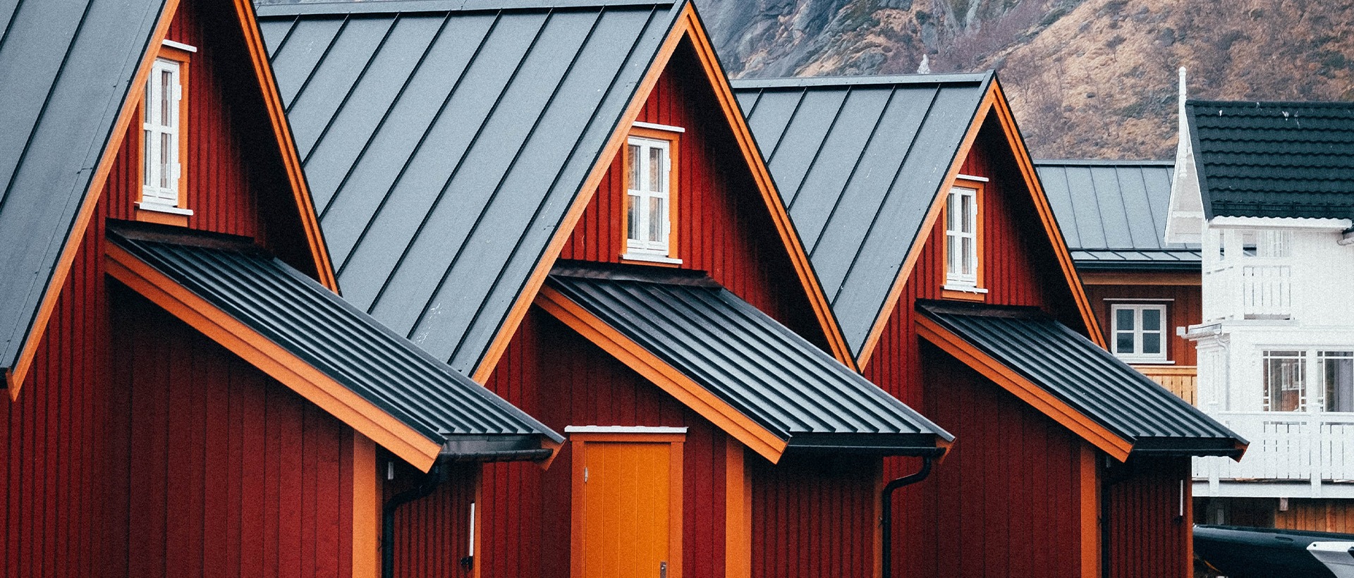 Metal Roofing Materials: Pros Vs. Cons